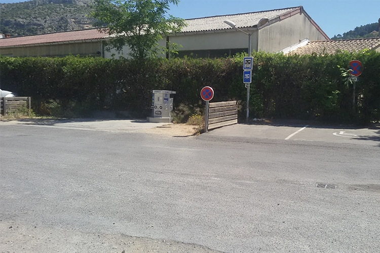 Welcome area FREE PARKING - Anduze