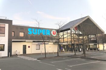 Service area (Supermarket) - Brain-Sur-L'authion