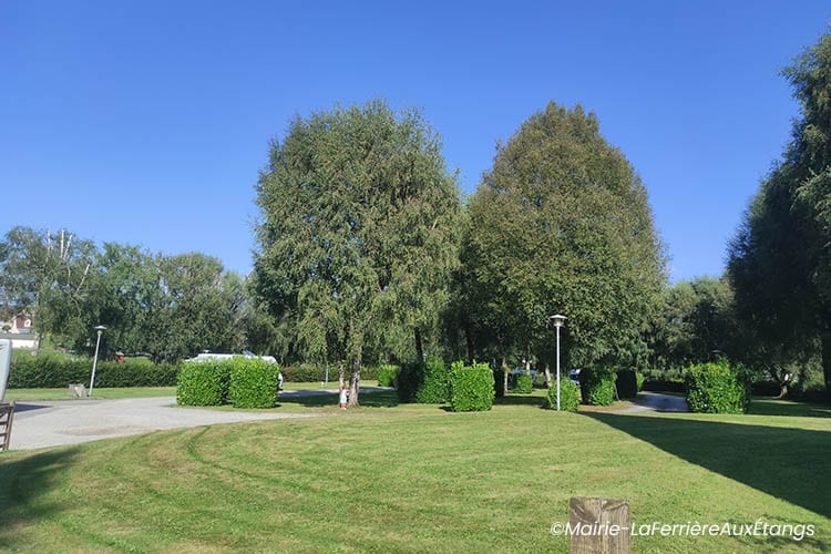 Aire d'accueil PARKING GRATUIT - La Ferriere Aux Etangs