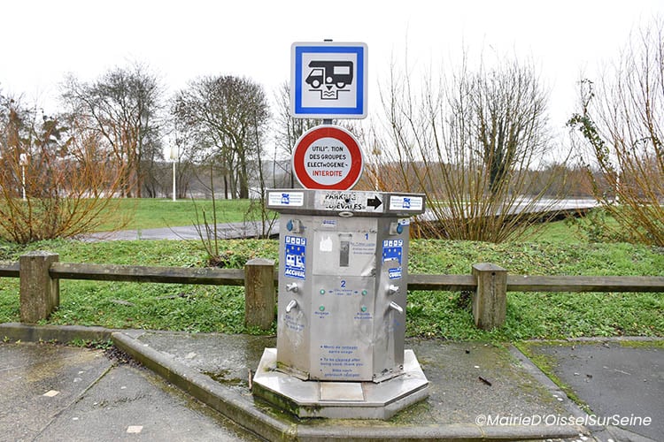 Oissel aire pour camping-cars