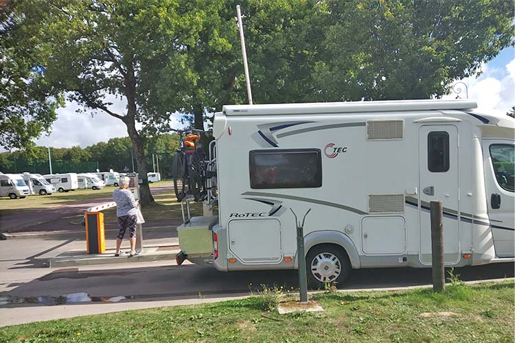 Paimpont-aire-camping-car[AirePark](2)