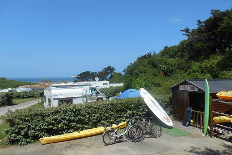 Plougasnou aire pour camping-cars camping de la mer location de velo