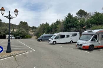 Gordes aire pour camping-cars, emplacements