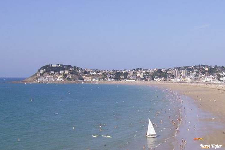 pleneuf-val-andre-aire-pour-camping-cars-plage