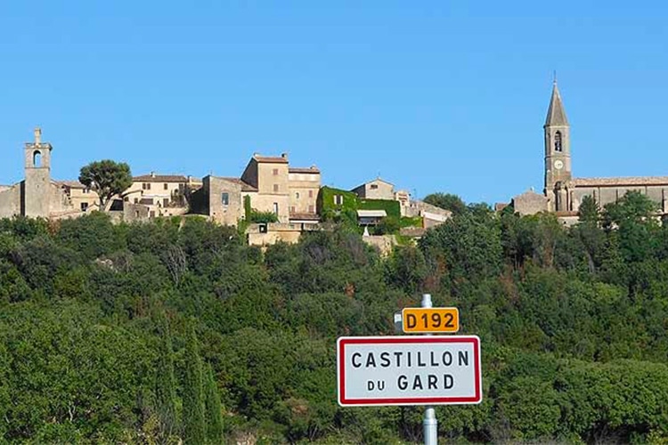 Castillon-du-Gard-aire-camping-car 3