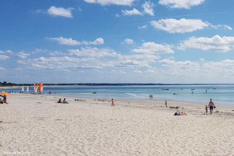 Île Tudy aire pour camping-cars plage