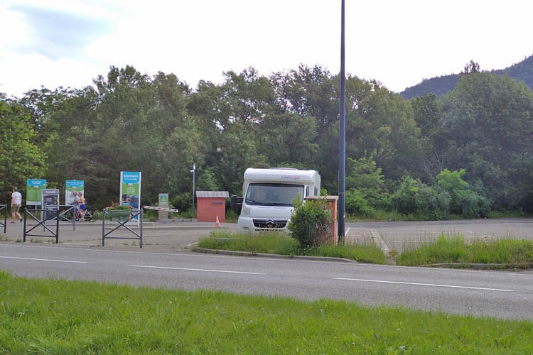 Savines-le-Lac-aire-camping-cars