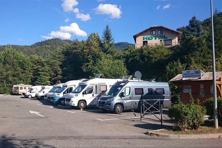 savines-le-lac-camping-cars-reseau-aireservices2