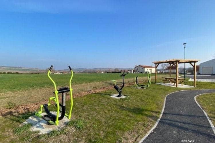 Saint-Bonnet-de-Rochefort motorhome park 5