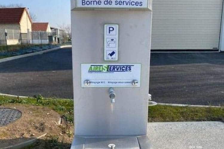 Saint-Bonnet-de-Rochefort motorhome park 8