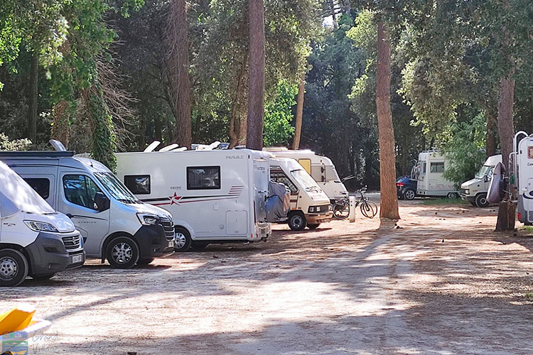 Le-grand-village-plage-aire-camping-cars-reseau-AireServices