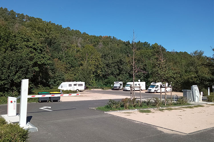 Chatel Guyon aire pour camping-cars 2