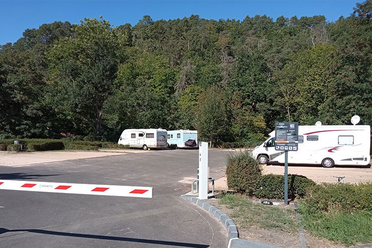 Chatel Guyon aire pour camping-cars 3