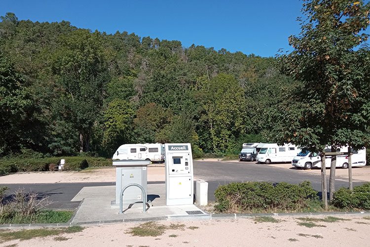 Chatel Guyon aire pour camping cars 2