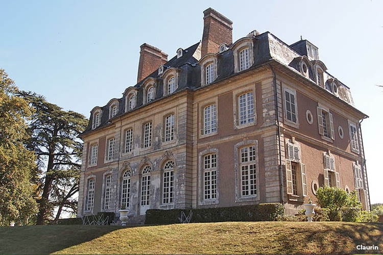 aire de camping-car des Villages-Vovéens, Château