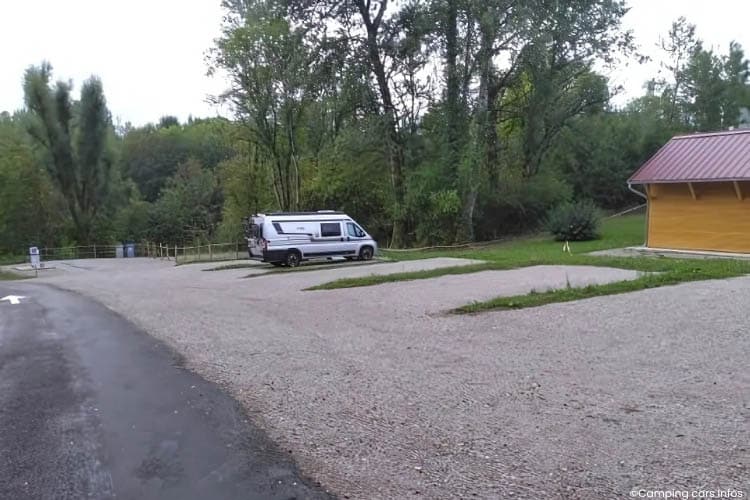 Pont-de-Poitte motorhome park 2