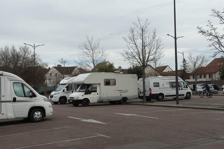 Beaune aire pour camping-cars, emplacements