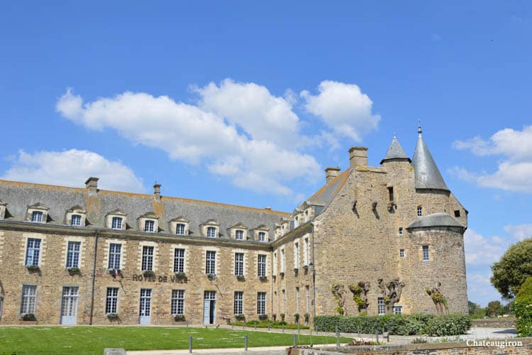 Châteaugiron, aire pour camping-cars