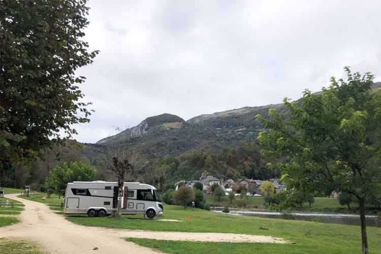 bonac-irazein-aire-camping-cars-reseau-aireservices(2)