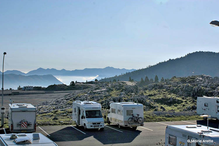 aire de camping-cars La Pierre Saint Martin vue sur la vallee
