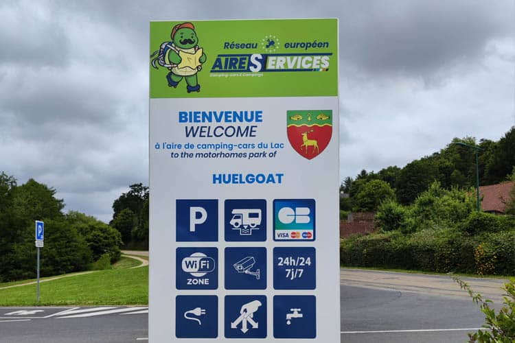 Huelgoat aire pour camping-cars3