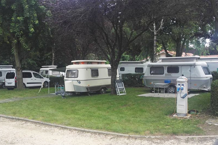 Bourg Argental aire pour camping-cars