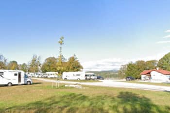 clairvaux les lacs aire pour camping cars 4