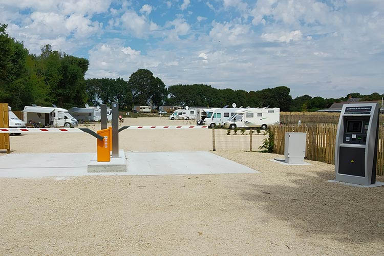 sene- aire-pour-camping-cars-reseau-aireservices-2