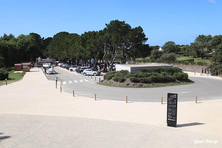 photo Carnac motorhome park Maison des Mégalithes car park