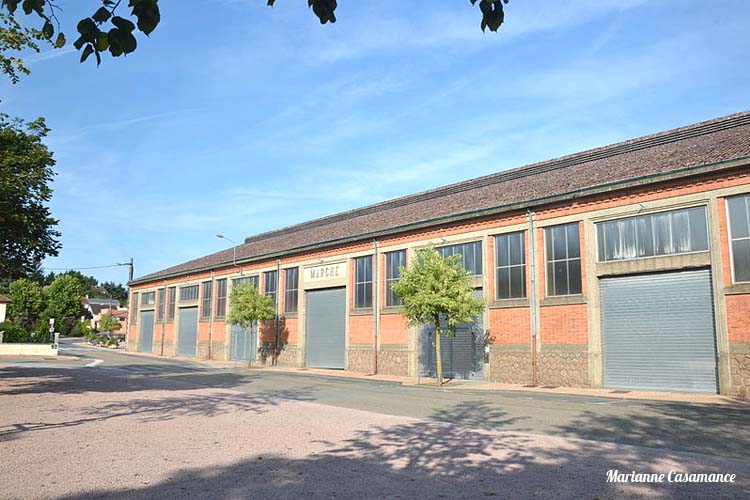 photo varennes sur allier Marché couvert