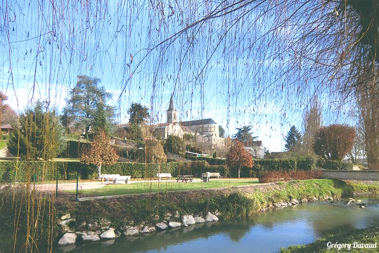 photo varennes sur allier Square du Gué Vincent