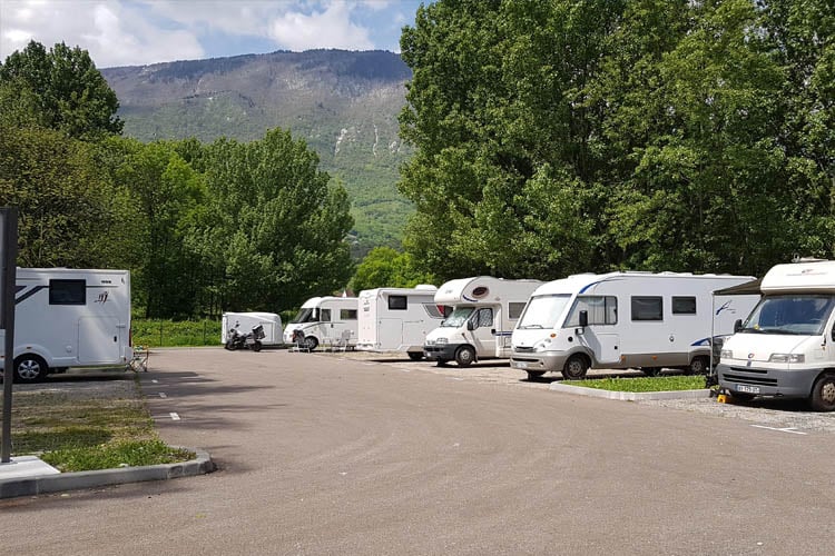 Sassenage aire pour camping-cars (12)
