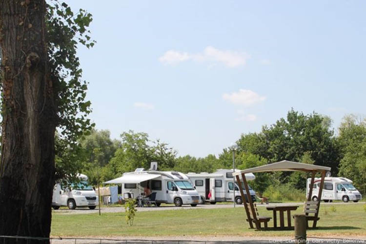 Bellerive-sur-Allier aire pour camping-cars 4