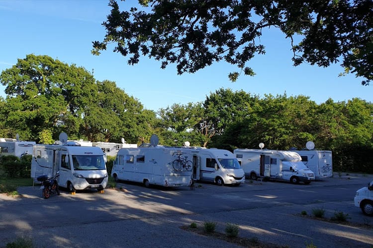 Surzur aire pour camping-cars 10