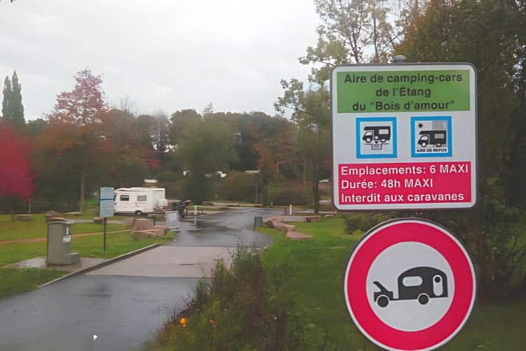 Locminé aire pour camping-cars
